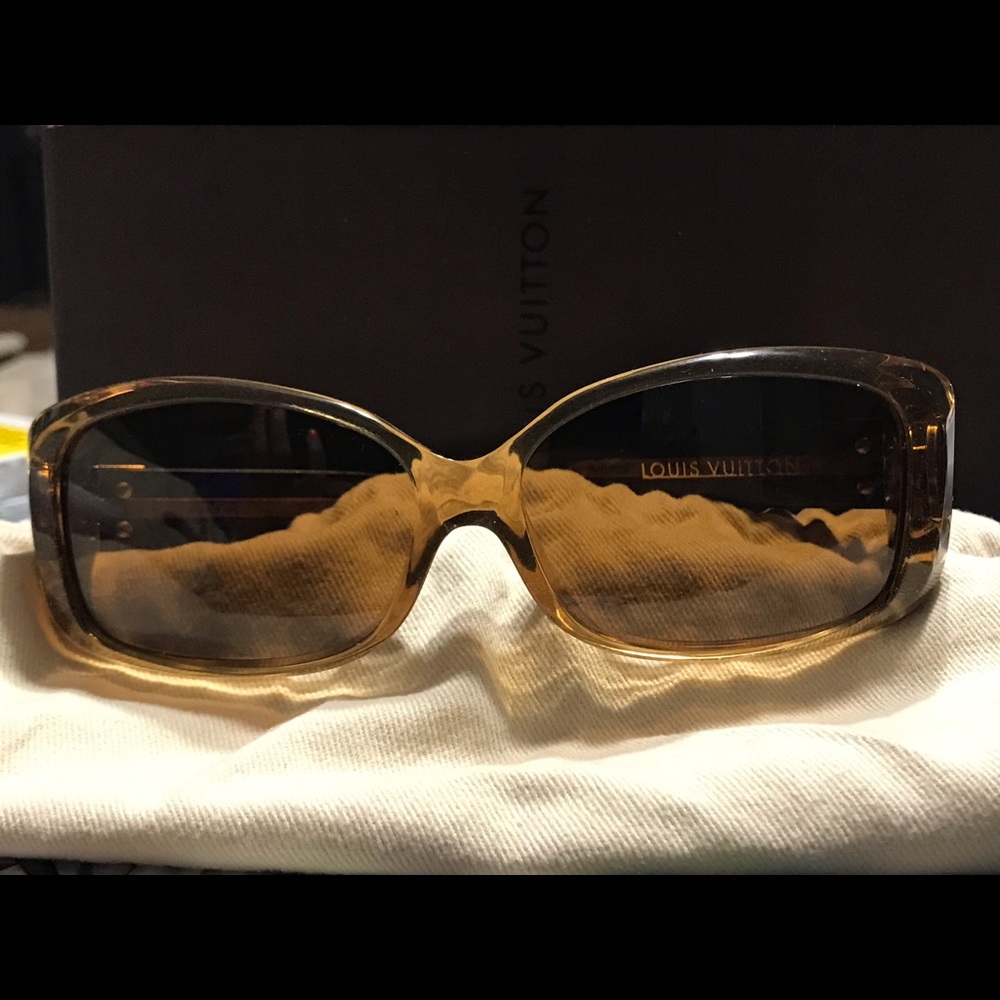 Louis Vuitton Sunglasses Polarized - Picture 2 of 6